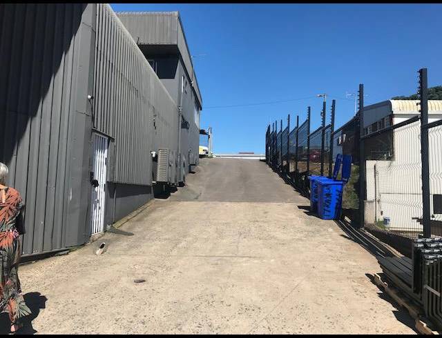 1,400M² WAREHOUSE TO LET IN WESTMEAD